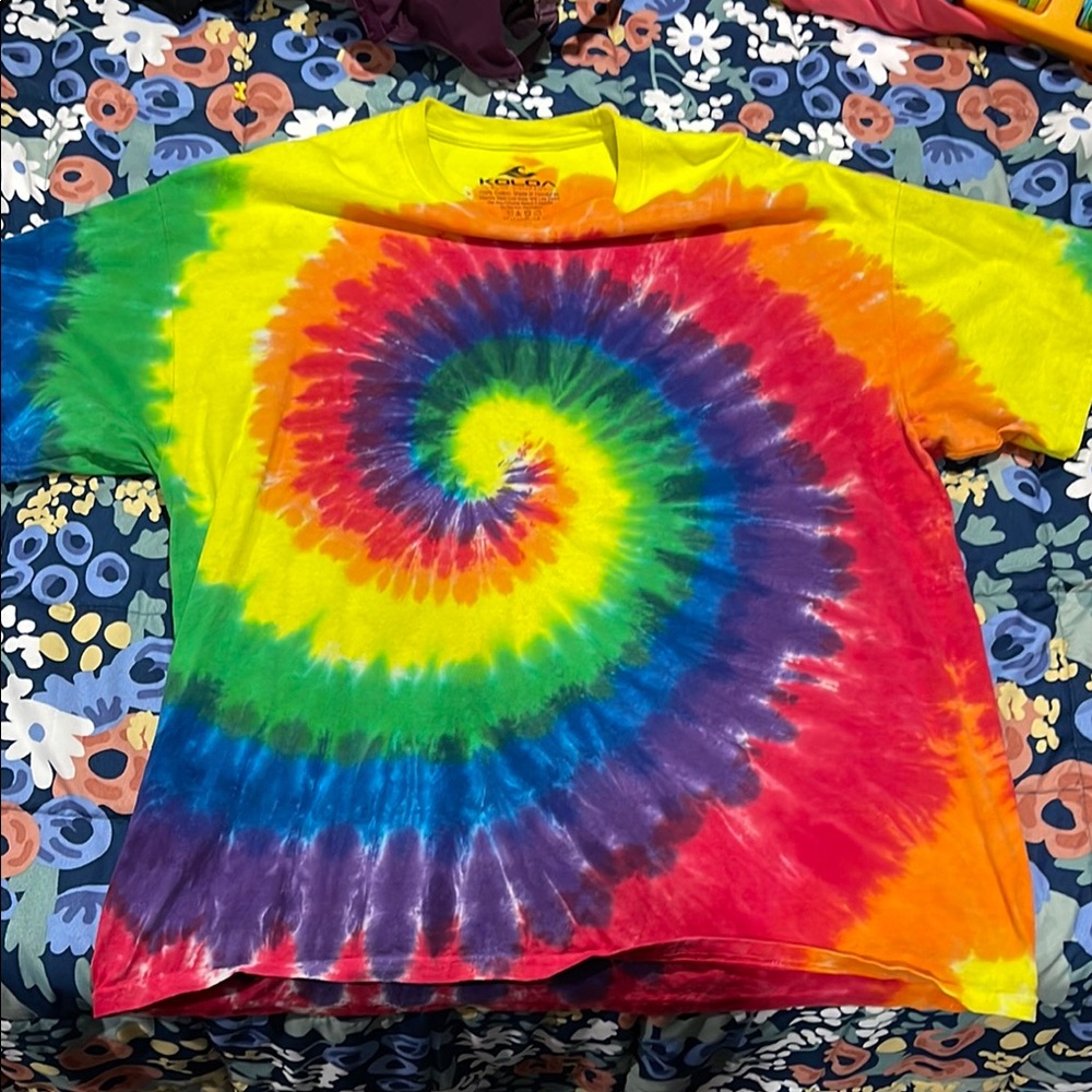 Koloa surf swirl rainbow tie dye shirt like new